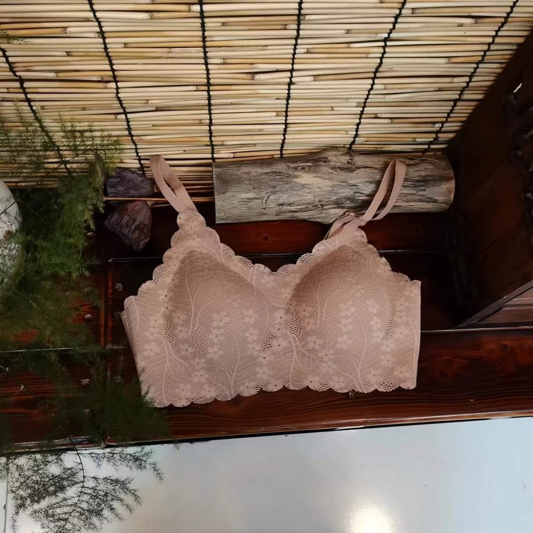 669高端定制舒适花边美背卡码拍大