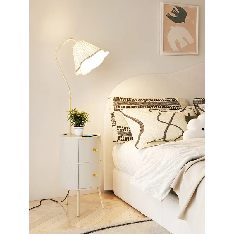 落地灯客厅奶油风高级感茶几置物一体卧室床头灯无线充电立式台灯