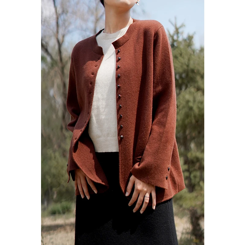 润帛【笙宁】针织山羊绒修身通勤小立领连排扣双兜长袖小西服复古