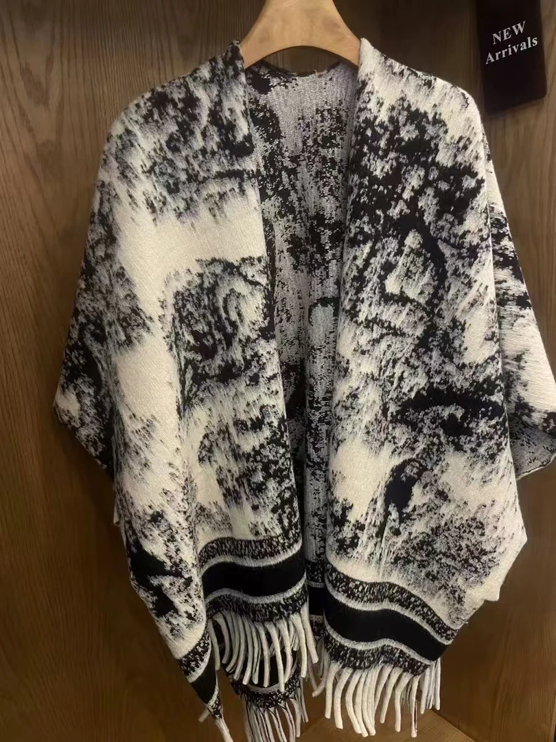 水墨画斗篷披肩外套秋冬宽松流苏围巾百搭