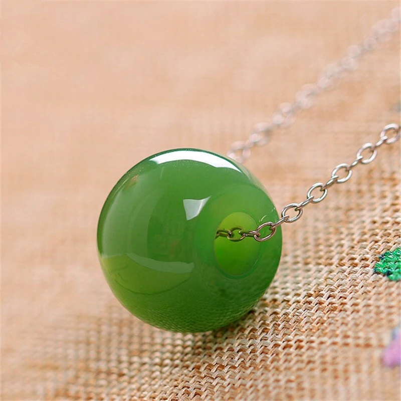 天然玛瑙玉髓锁骨链吊坠绿色新款冰种翡翠色路路通挂件玉坠情侣款