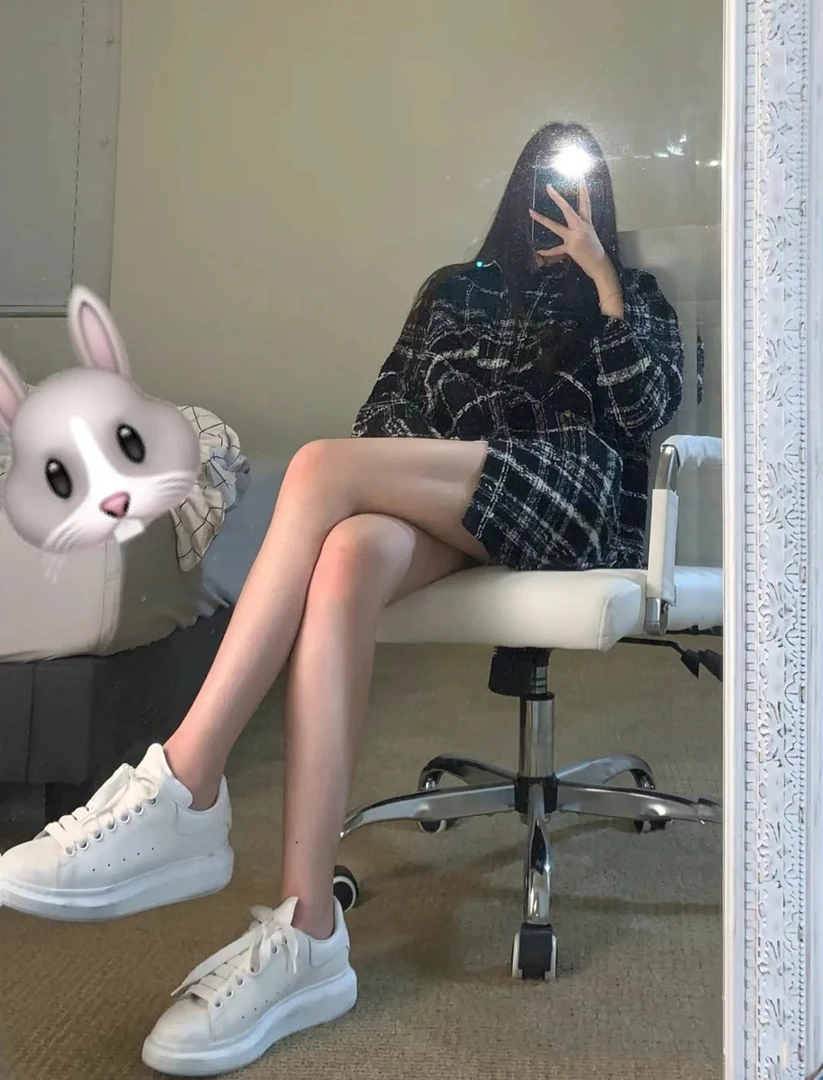 轻奢时尚情侣百搭休闲小白鞋