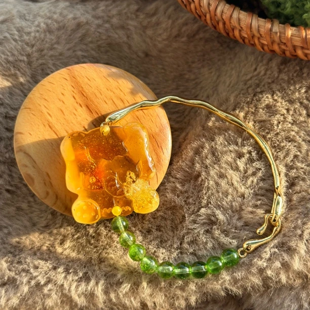 吉月蜜蜡金沙小象牌半镯手串