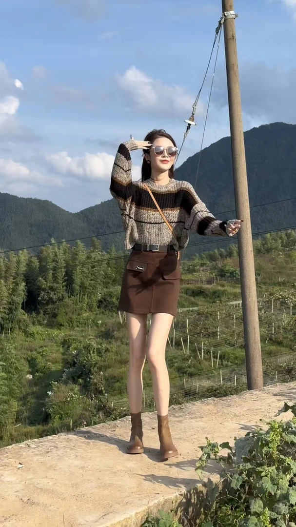 气质显瘦百搭不规则秋冬修身时尚网红拼接毛呢半身裙