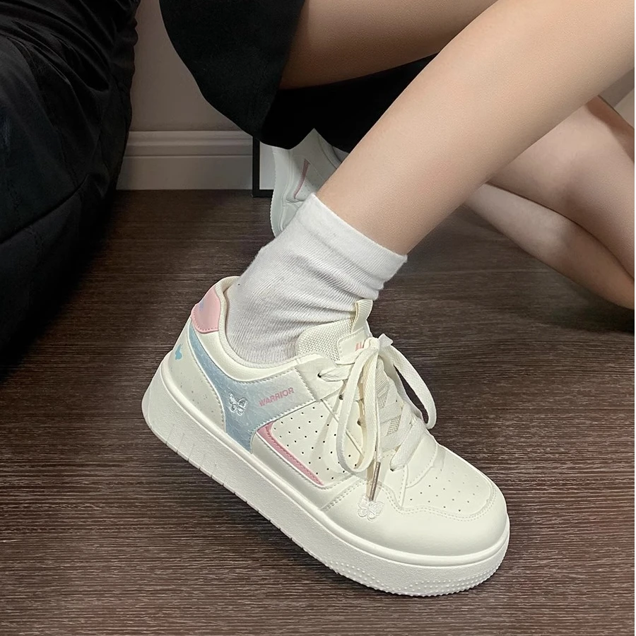 回力2025秋秋新款小众原创设计女鞋秋季百搭板鞋蝴蝶刺绣小白鞋女