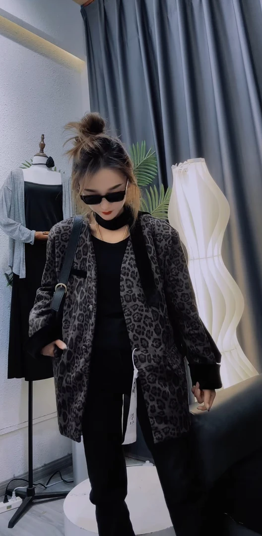 加厚豹纹外套  950     气质时尚休闲百搭黑色潮流潮流设计师韩版