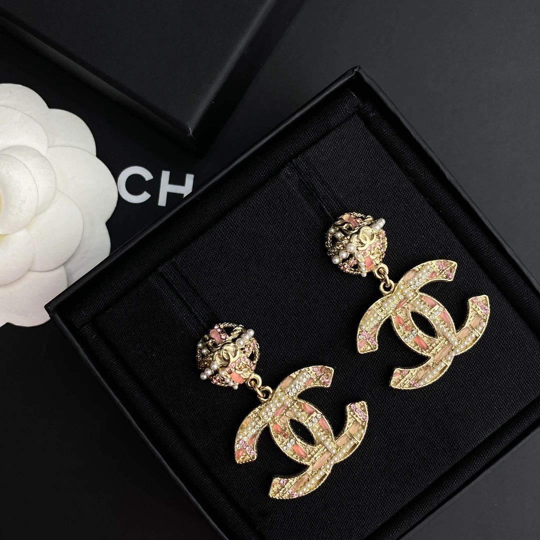 全新未使用 Chanel/香奈儿 经典双C logo粉色镶钻珍珠耳环S2157