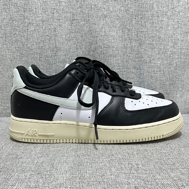 42码 Nike Air Force 1 空军一号 板鞋 公价1099 二手/鞋面瑕疵