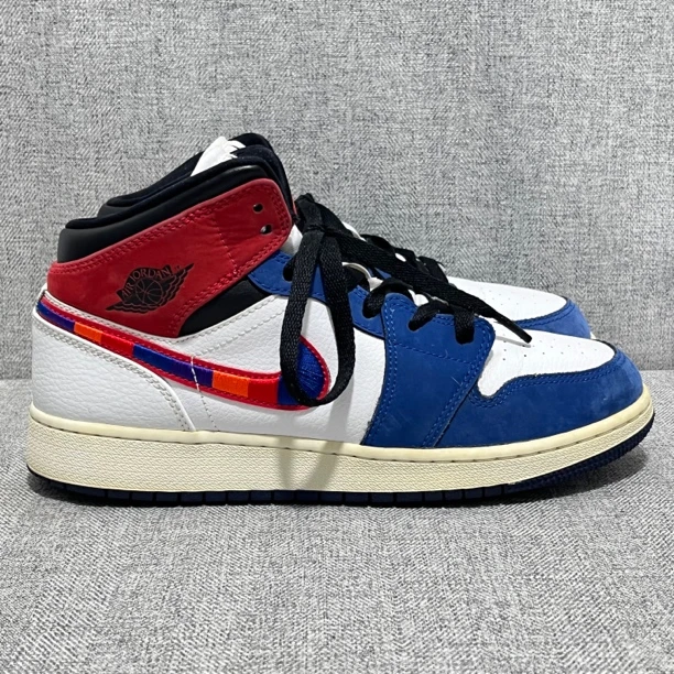 39码 Air Jordan 1 复古潮流 运动休闲鞋 彩旗钩 公价909 二手