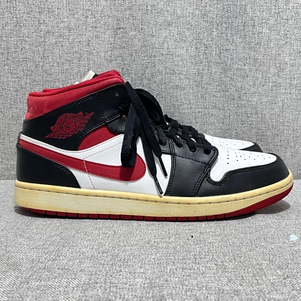 44码 Air Jordan 1 复古 运动休闲鞋 公价966 二手/鞋面裂纹