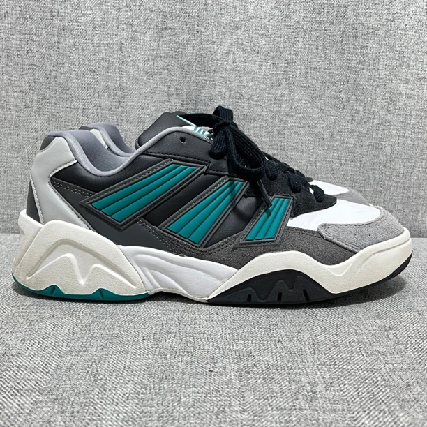 40.5码 adidas Court Magnetic 运动休闲鞋 公价699 二手