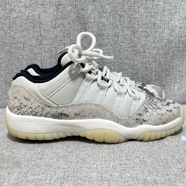 39码 Air Jordan 11 复古 复刻 康扣 篮球鞋 白蛇 公价2699 二手
