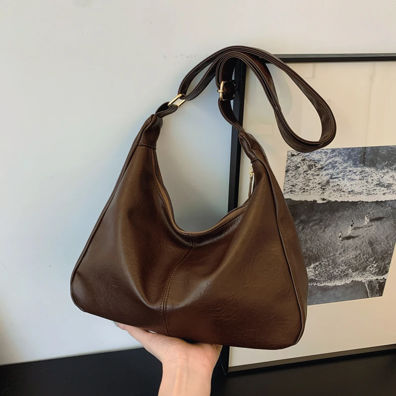 单肩托特包2024新款秋冬大容量包包女软包简约大包大学生通勤包