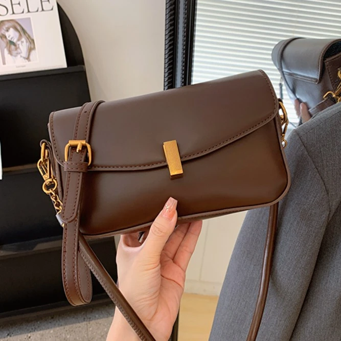 高级感复古包包2023新款女包流行爆款斜挎包单肩腋下包时尚小方包