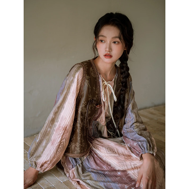 南风谷【敕勒歌】皮革马甲复古森系慵懒大摆西域民族风度假连衣裙