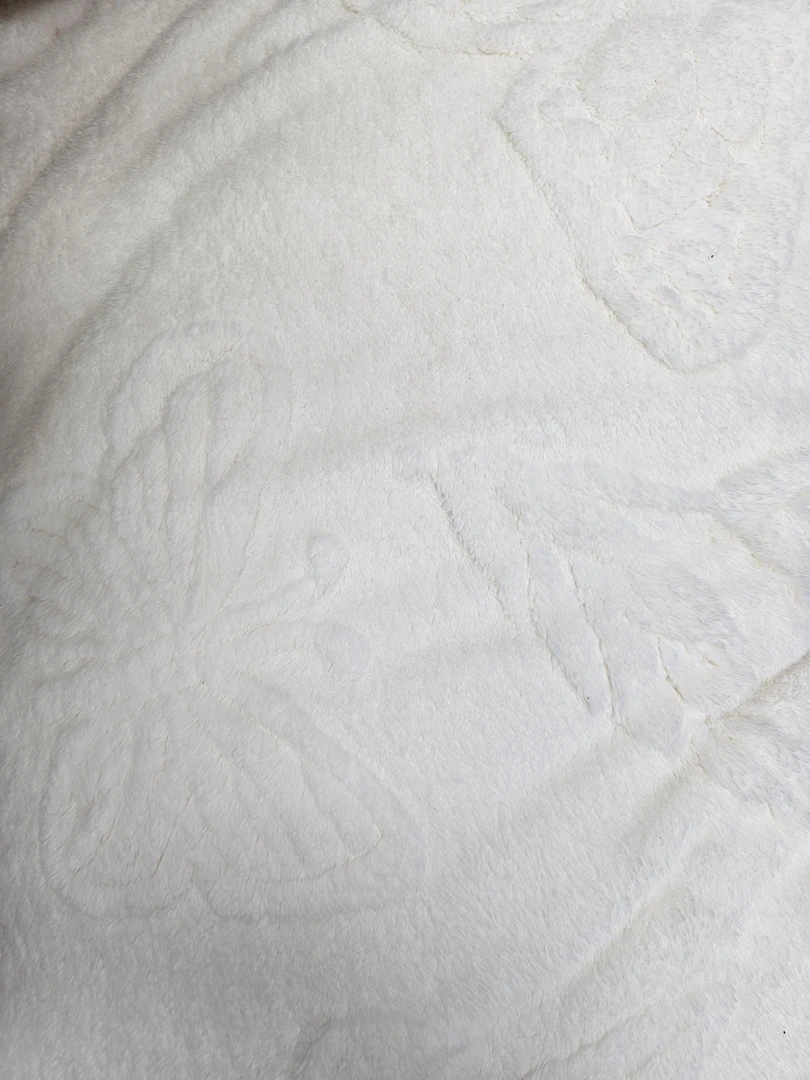 200cm*230cm 白色蝴蝶毯子   牛奶绒毯子