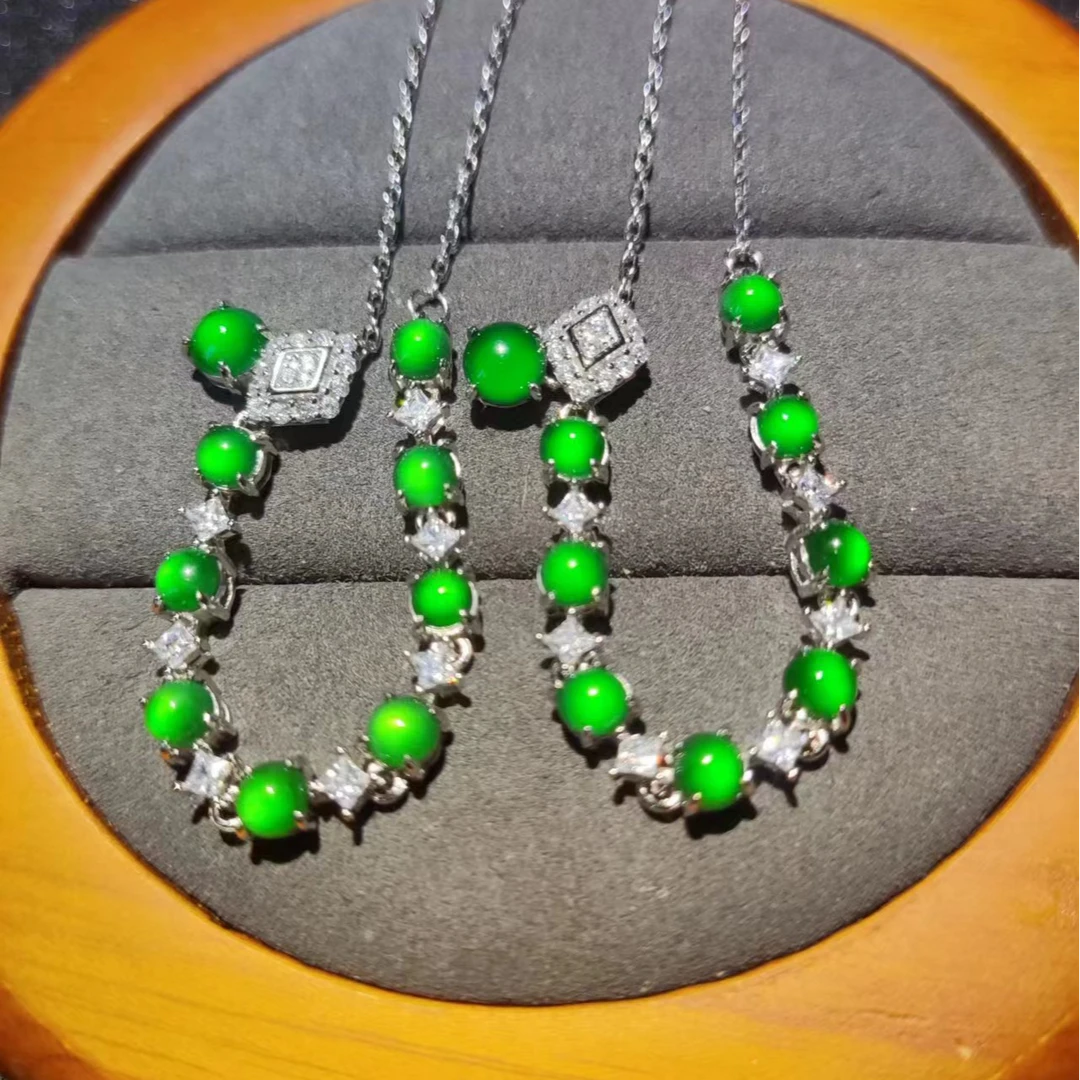 天然翡翠3132/87625满色蛋面锁骨链国标s925银镶嵌款多样性发其一