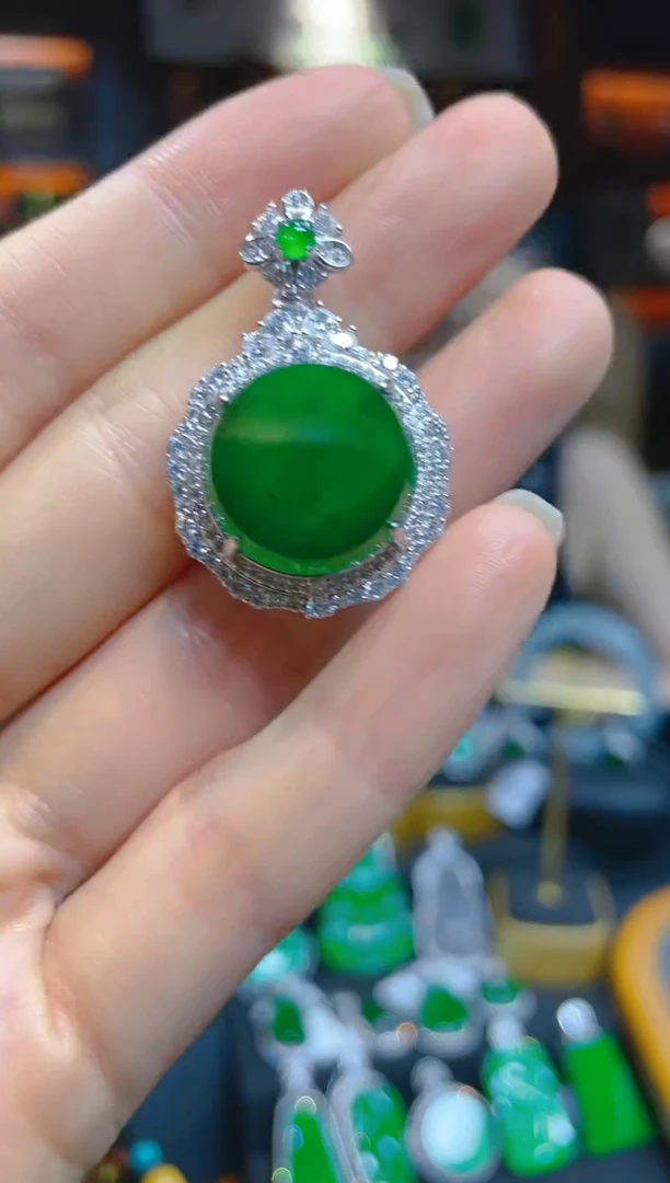 【闪购商品】翡翠颈饰银S925镶嵌107528天然A货翡翠圆牌