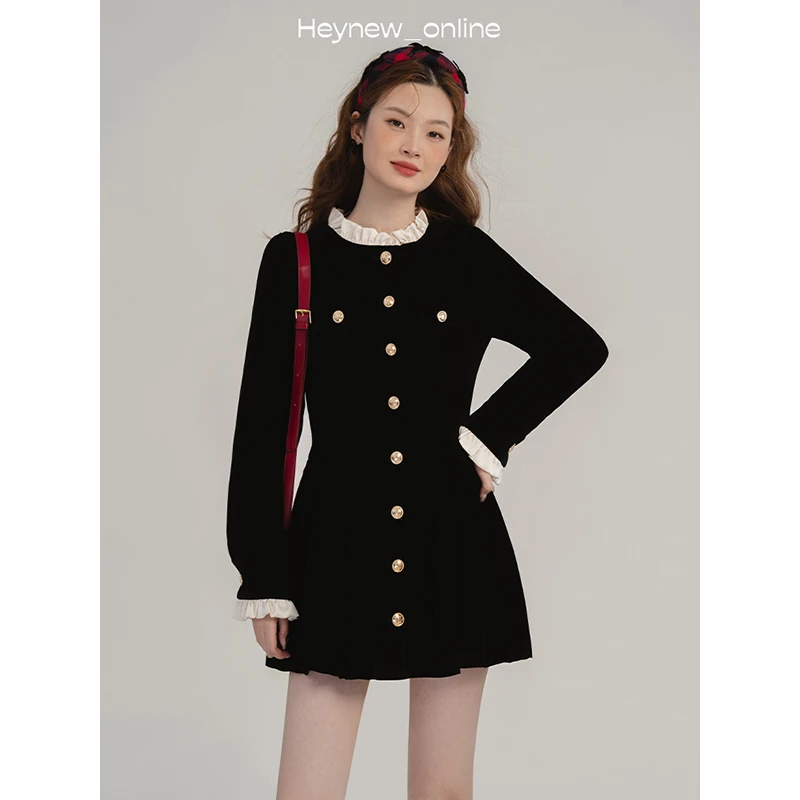 LOVEHEYNEW黑色拼接花边丝绒连衣裙女冬季显瘦小个子年会裙-3D819