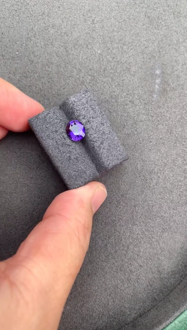 【闪购商品】彩色蓝宝石裸石未镶嵌1.5ct紫蓝宝