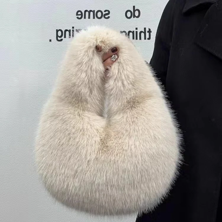 2024小香风时尚韩版ins冬季毛绒绒手拿小包洋气小众毛茸茸手提包