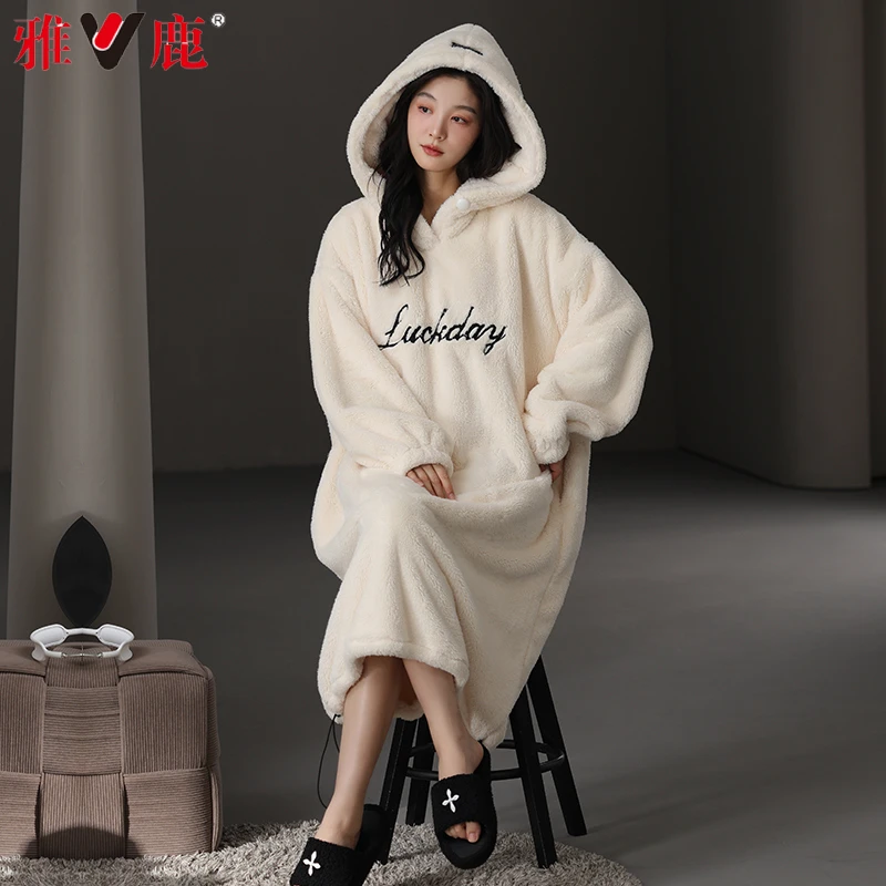 V/雅鹿连帽睡裙女秋冬季加厚长毛绒连衣裙法兰绒宽松中长款家居服