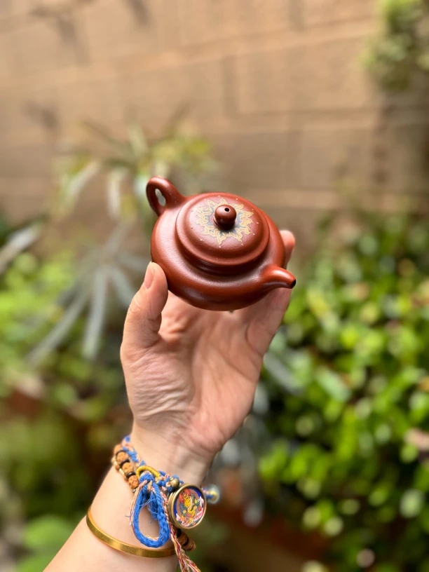 朱泥全手工小仿古，原创金丝镶嵌“火炎焱”，120ml左右