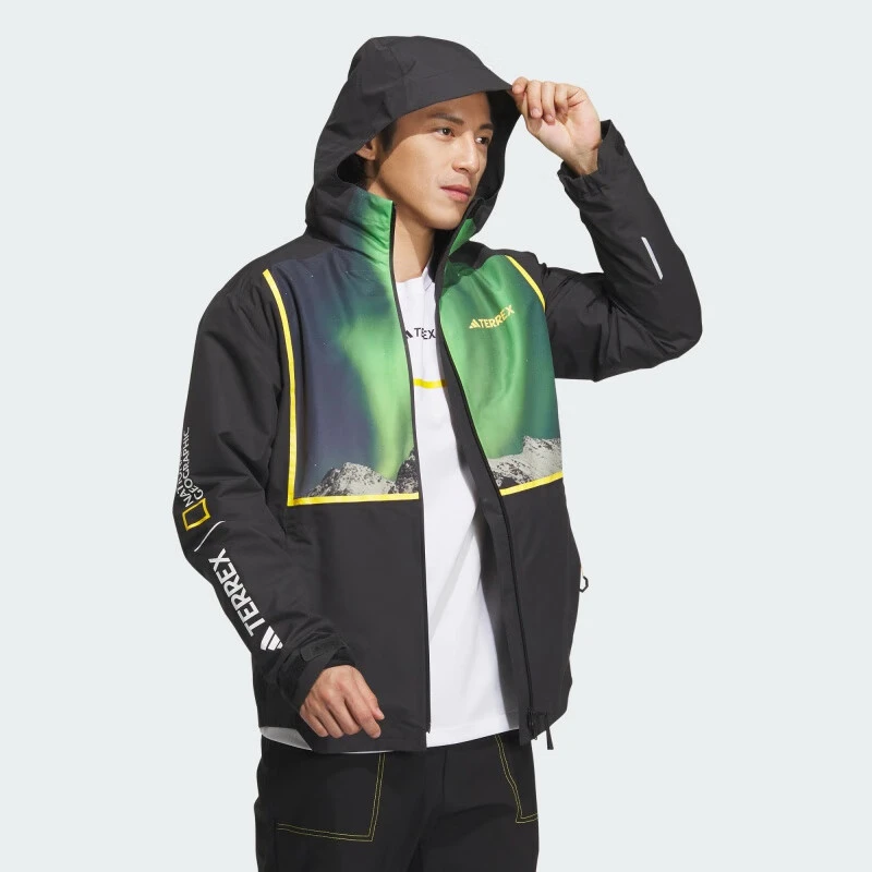 Adidas/阿迪达斯男联名款户外抗风防水透湿连帽冲锋衣IL8959