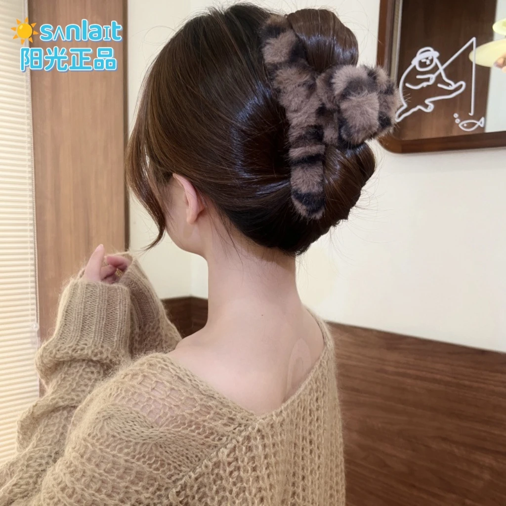 【阳光正品】秋冬豹纹毛绒大抓夹后脑勺鲨鱼发抓高级感发量多盘发夹