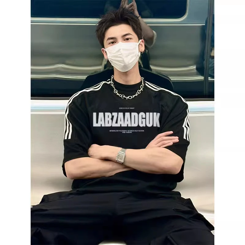 美式街头原创字母印花棉纯短袖T恤男夏季潮牌百搭三条杠黑色上衣