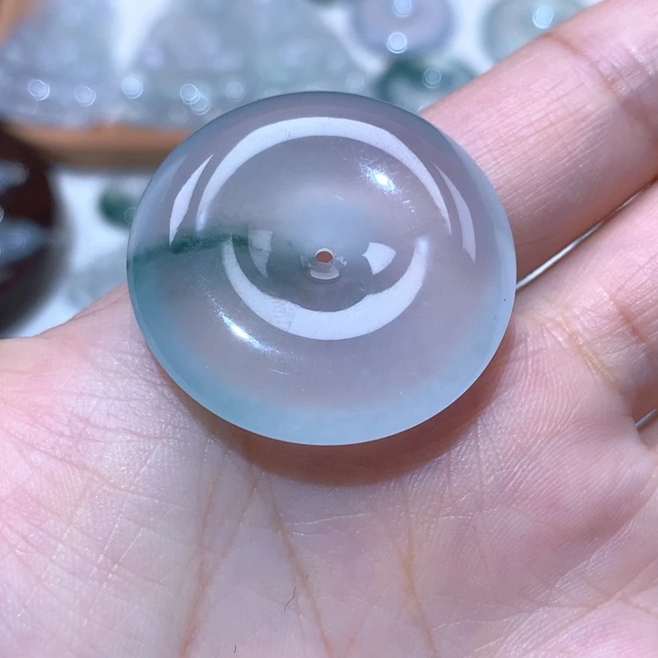 翡翠颈饰未镶嵌冰种平安扣