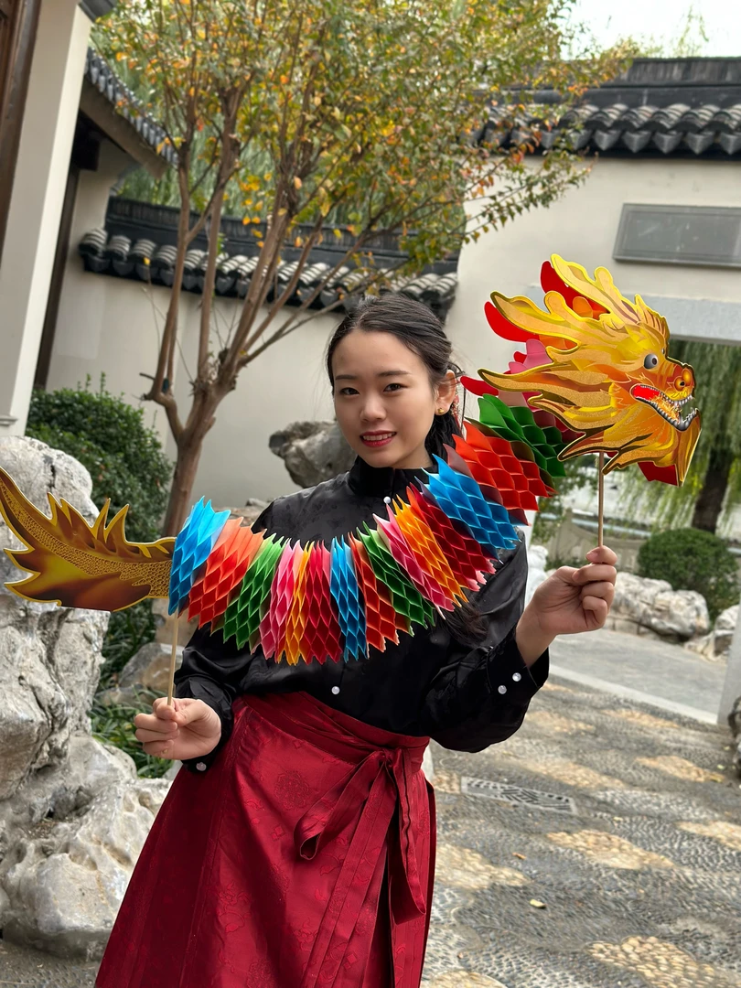 2024新年过年纸龙年春节元旦家用非遗国潮蜂窝舞龙舞狮灯笼装饰礼