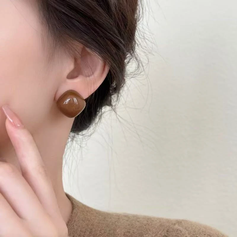 合金耳饰 丹妮丝秋冬咖色方形耳钉个性气质轻奢高级感新款爆款