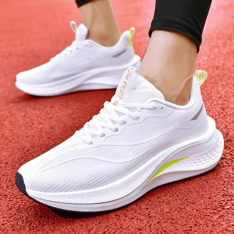 情侣跑步鞋2024新款春秋款运动鞋青少年网面鞋碳板超轻减震运动鞋