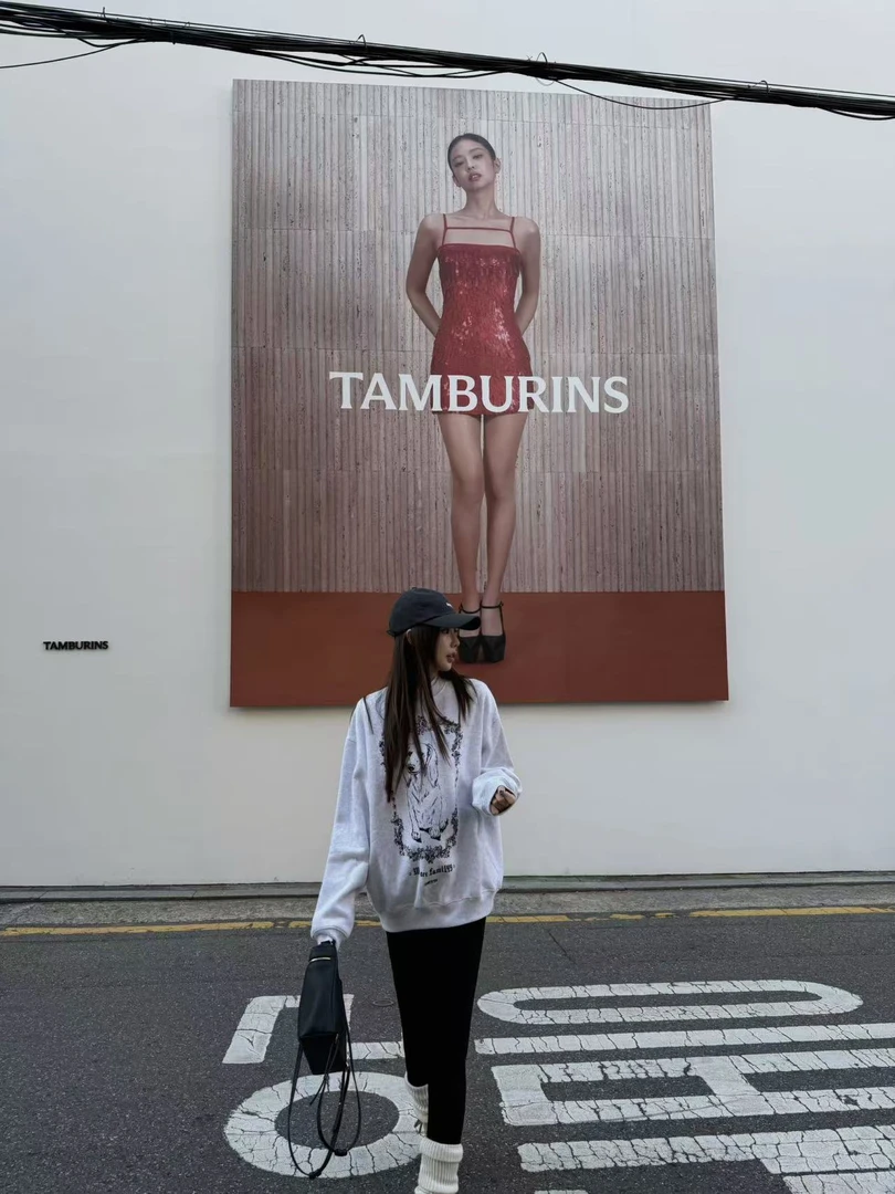 ZHAO WANNUO 丨 24秋冬灰色高级感小狗印花圆领卫衣NC0057