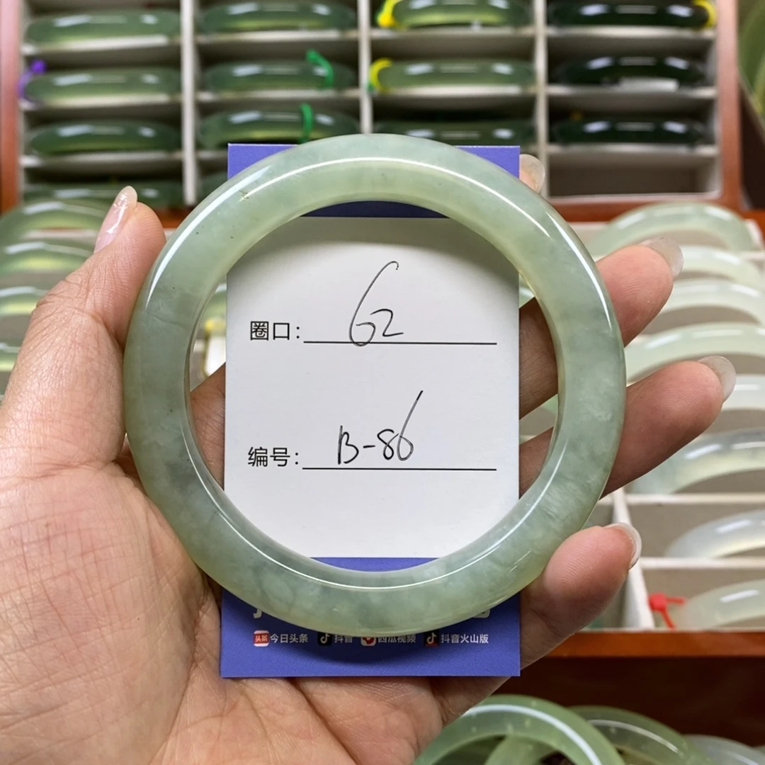 岫玉手镯未镶嵌岫玉