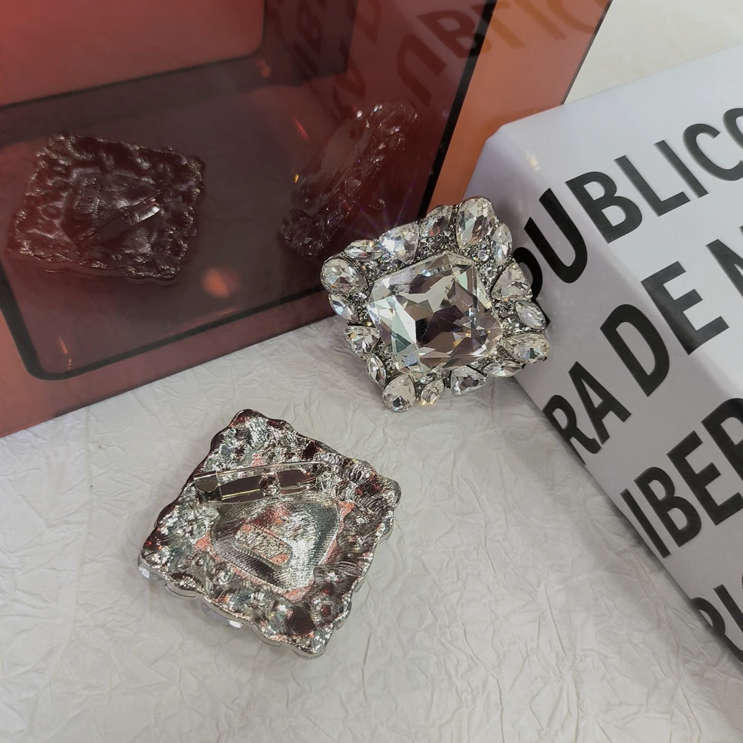 欧美风设计款菱形水钻别针款diy辅料SF023