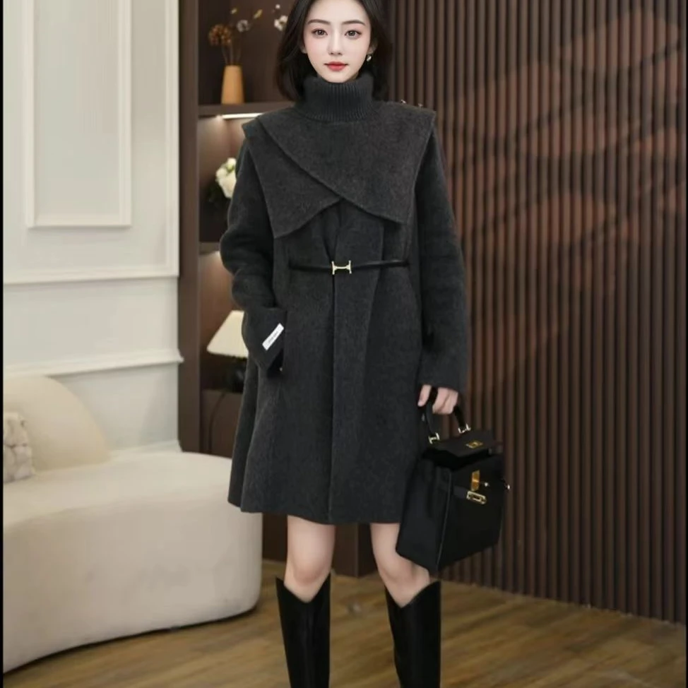 22冬季新款可拆卸斗篷毛呢时尚大衣中长款三件套