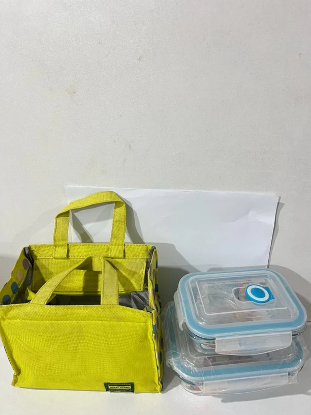 玻璃饭盒两个 绿色保温袋400ml+650ml 剩一套样，袋子脏回去洗一下