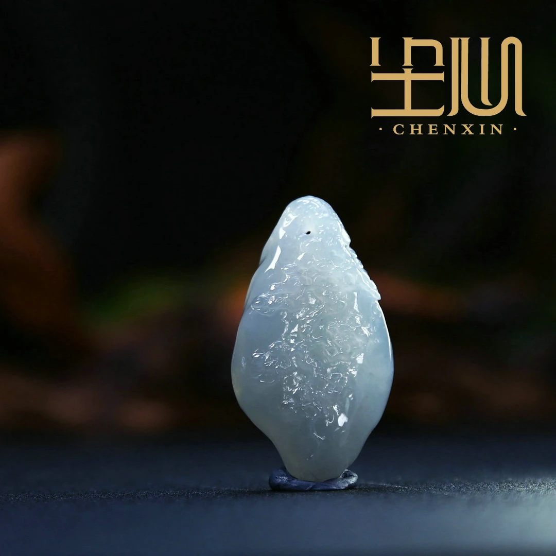 天然翡翠冰种精雕吊坠 天然缅料Ａ货