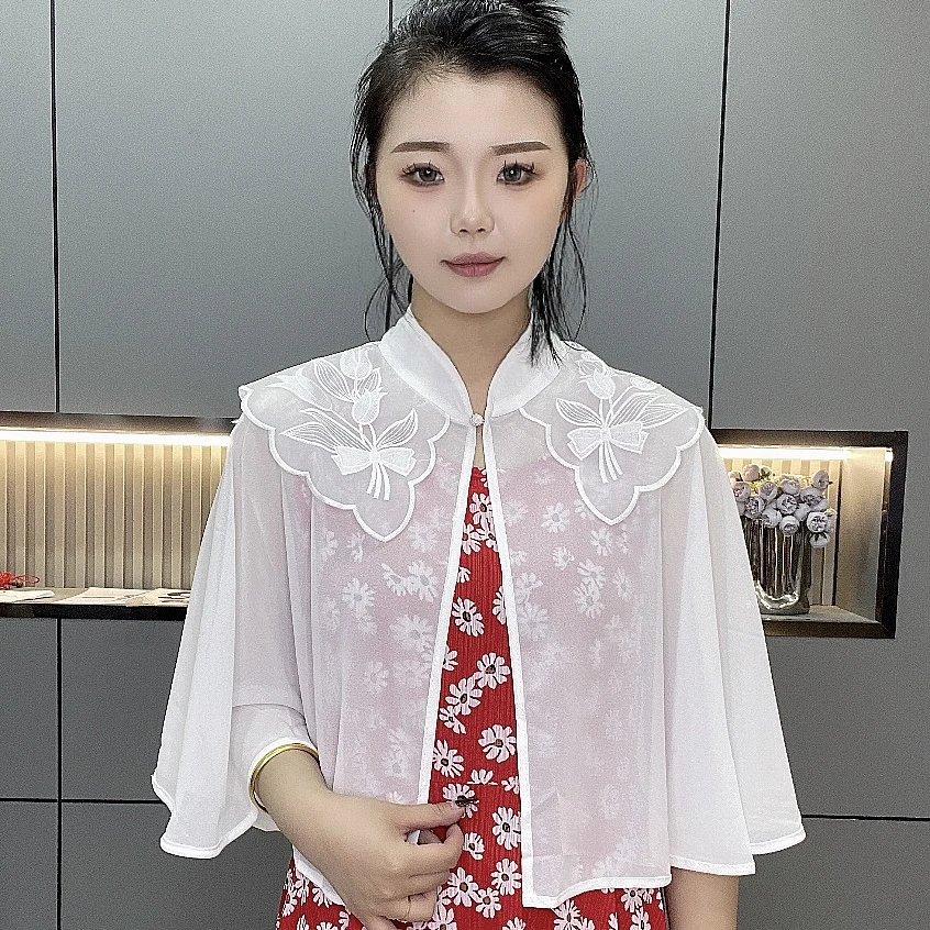 斗篷白色时尚百搭女士气质夏季减龄重工荷叶边绣花女外搭设计师