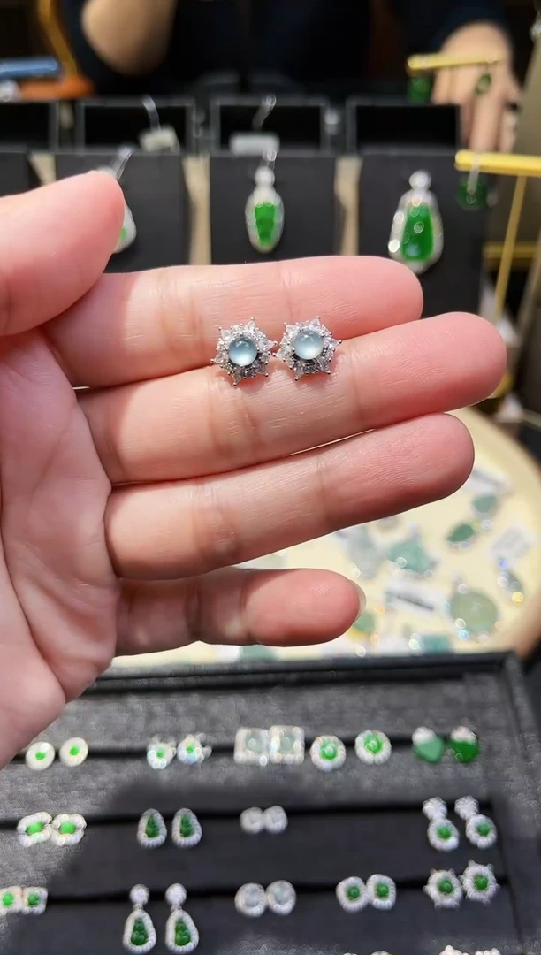 【闪购商品】翡翠冰蛋面耳钉银S925镶嵌