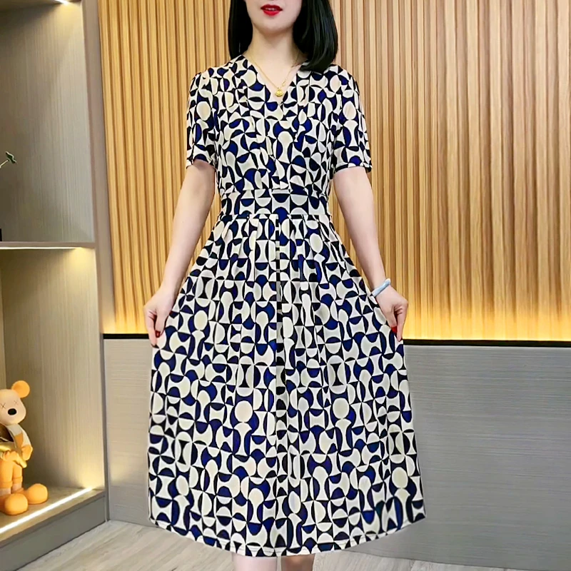 夏装新款2023年气质洋气显瘦连衣裙女中年印花时尚中长款v领裙子