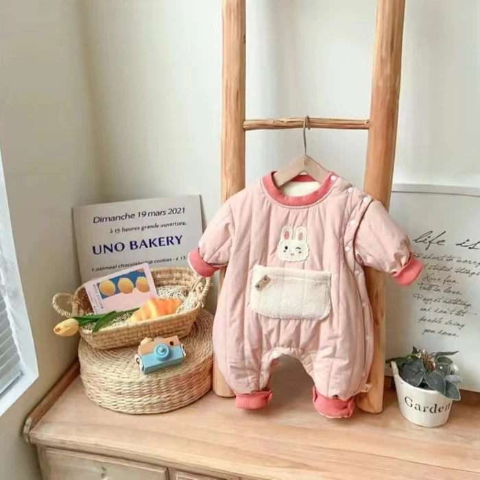 婴儿连体衣冬季加薄棉新生儿衣服保暖加绒女宝宝夹棉哈衣休闲风