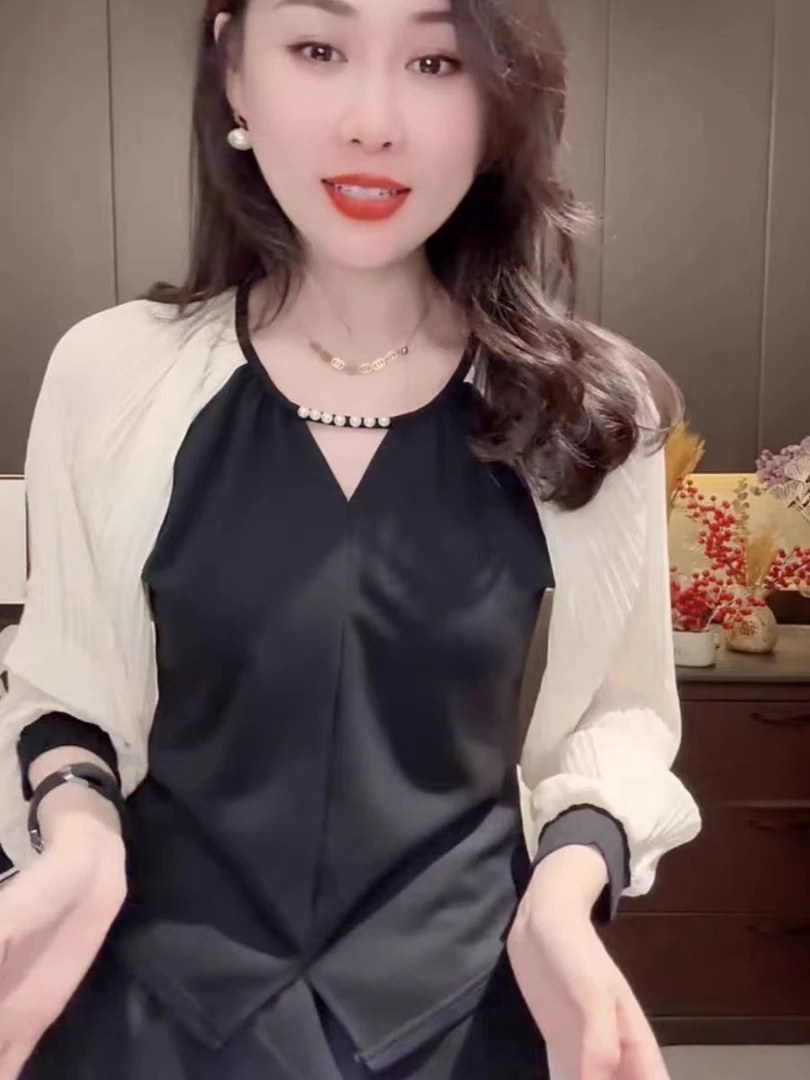 〖猫姐衣橱〗早秋新款时尚珍珠风琴袖宽洋气上衣5202