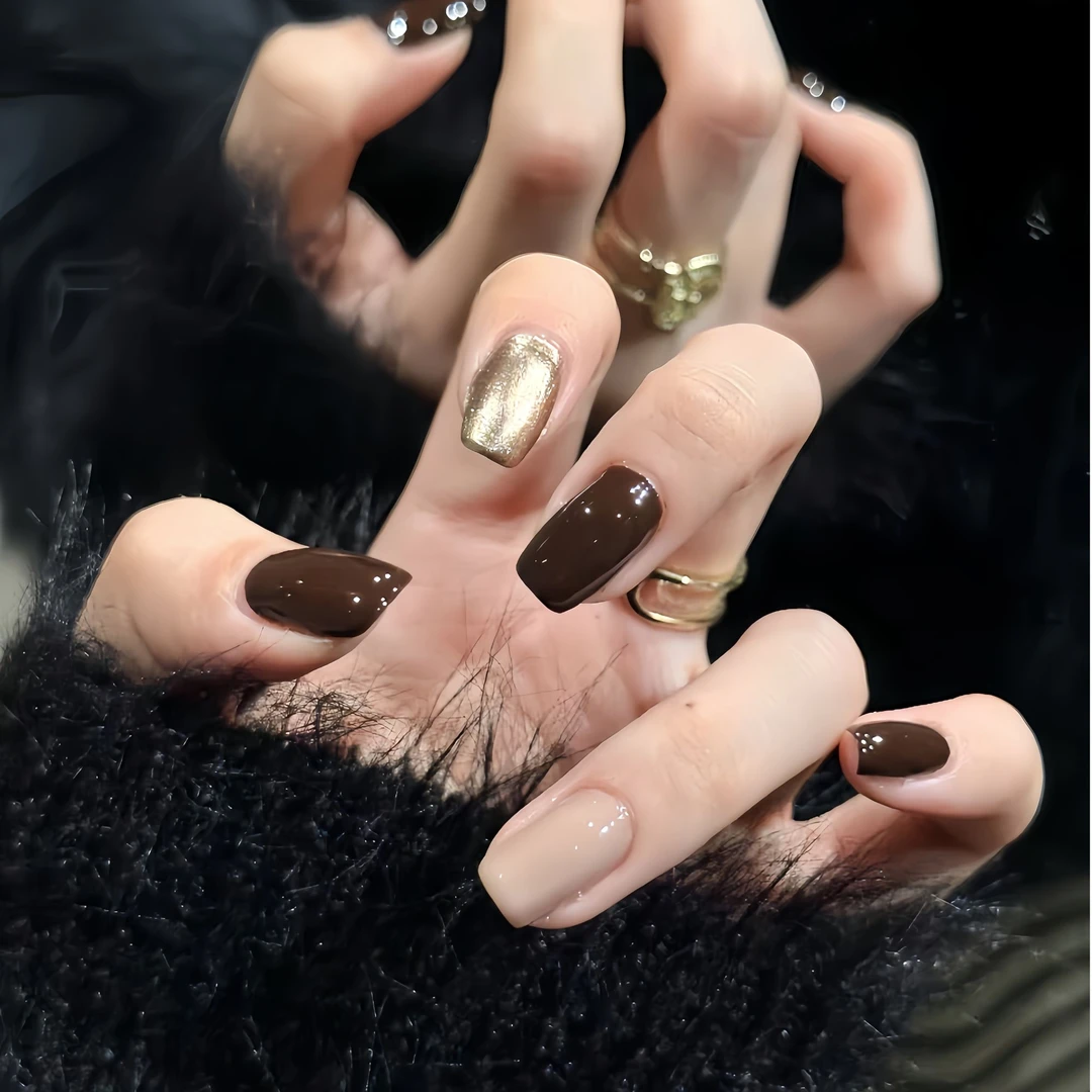 秋冬棕色系纯色美甲手工定制光疗显白穿戴甲美拉德魔镜粉跳色指甲
