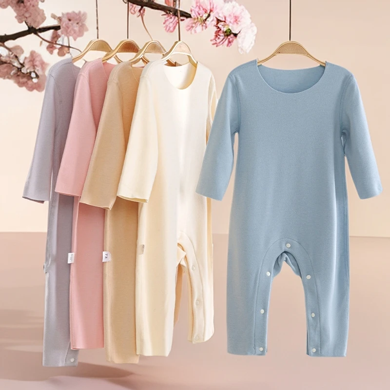 百菲林婴儿连体衣开档按扣设计新款柔软亲肤德绒面料保暖宝宝爬服