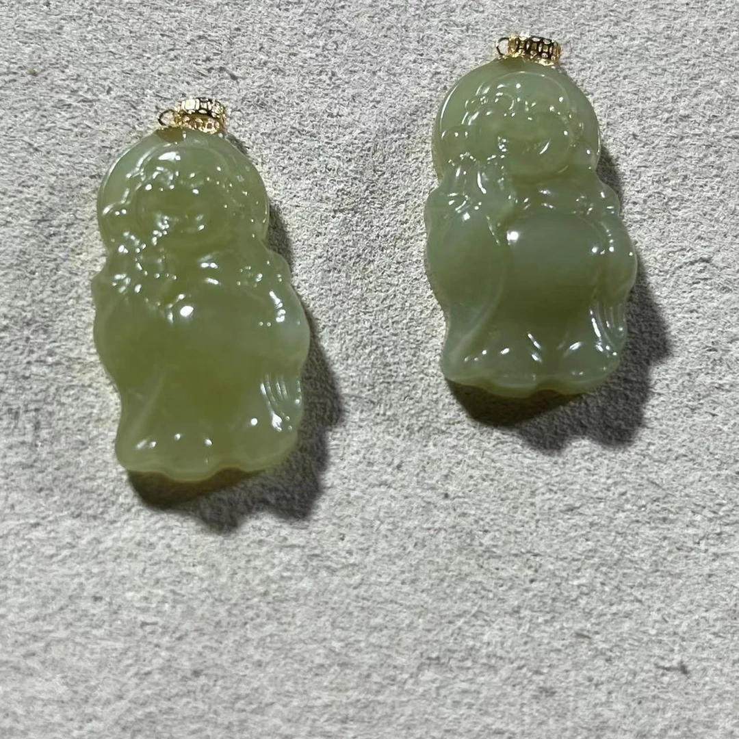 和田玉青黄口宝宝佛{拍一发一颜色微差多样性发}