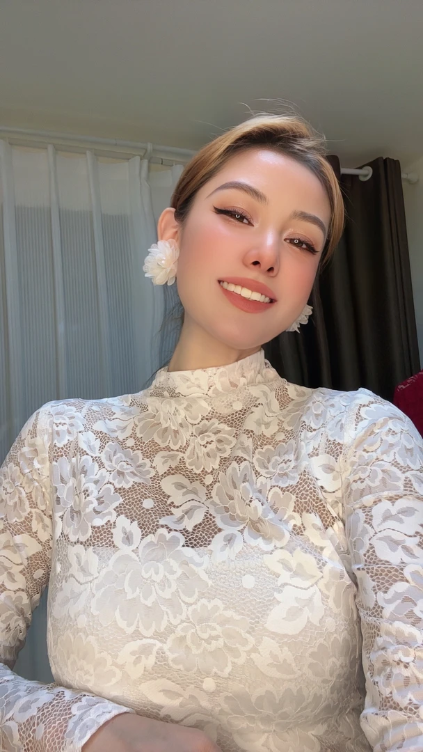 设计款法式风格蕾丝上衣