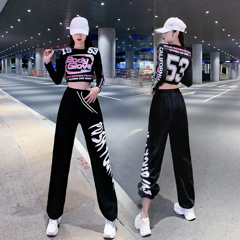 批发街舞服女2023春夏新款印花短款恤演出服嘻哈爵士舞运动套装